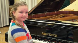 Н.Торопова «Цирковое представление». Исполняет Аднопалова Дарья, ученица 2 класса