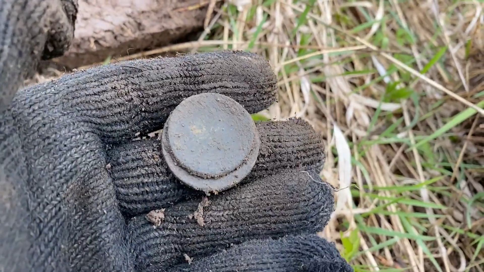 2 дня копа. Продолжаю выбивать прошлое местечко.