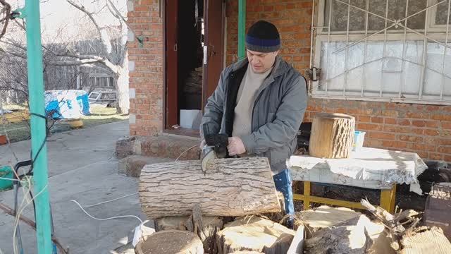 Едем на дачу везём дрова 22  марта уже тепло.