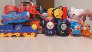 Паровозик Томас и друзья! Играем коллекцией паровозиков