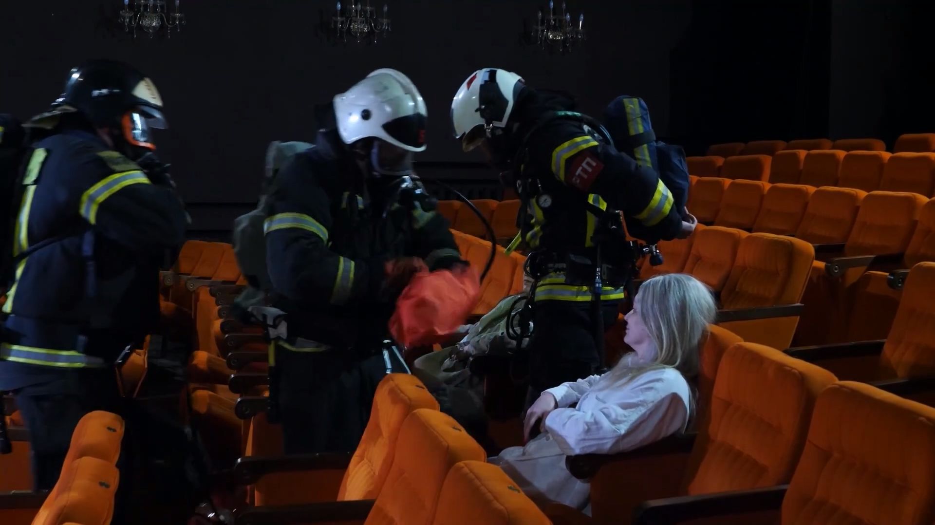 Город и Мы - в Смоленском Камерном театре прошли масштабные пожарно-спасательные учения