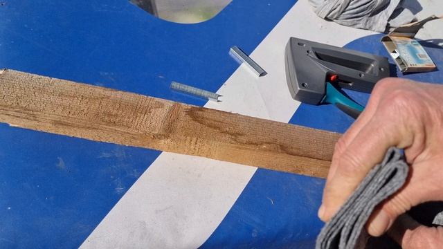 Степлер строительный универсальный Kraftool.  Полная проверка.