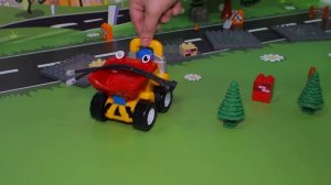 Видео для детей с игрушками - Автобус спешит на экскурсию.