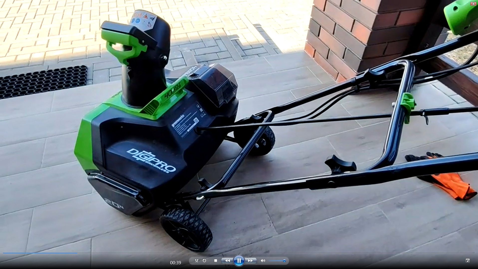Снегоуборщик аккумуляторный  Greenworks 40V готовим к зиме.