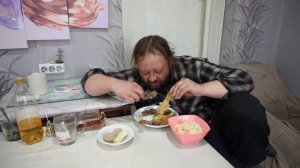 Кушаю курицу и гречку Мама у меня вкусно готовит ПОДВАЛ ИЛЬИЧА