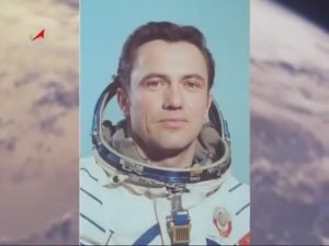 Космонавт Леонид Попов
