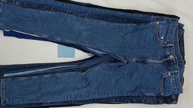 Фото лота №42794 по запросу Джинсы оптом