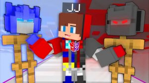 Джей Джей выбирает трансформера Оптимус Прайм против Мегатрона вместе с Майки. Майнкрафт Мультик