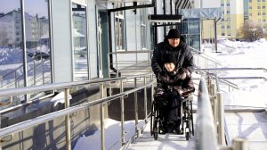 В Югре создают безбарьерную среду для людей с инвалидностью