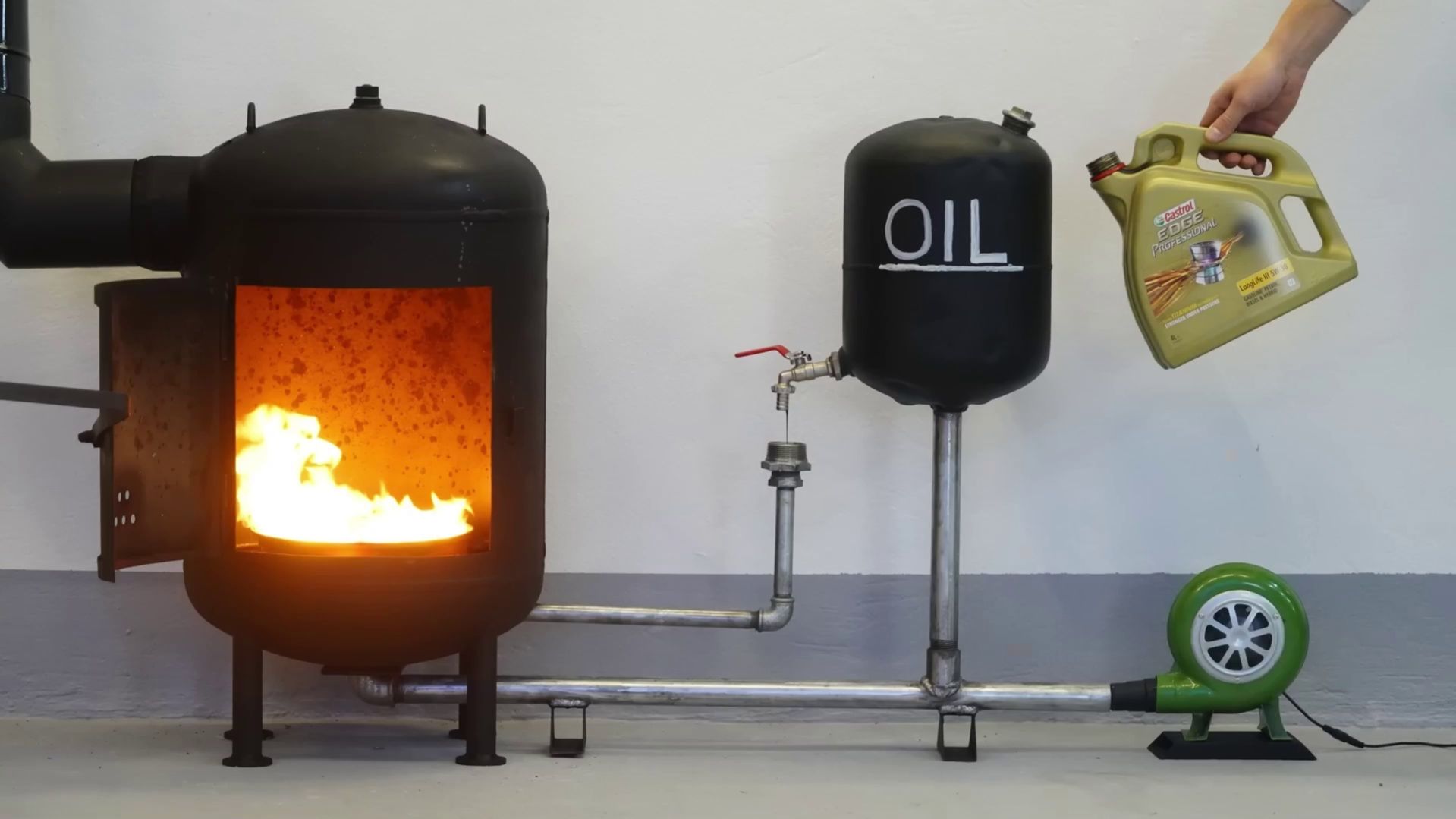 Самодельная печь для мастерской на отработанном масле