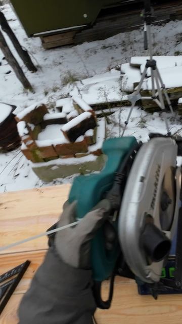 Вес аккумуляторной циркулярной пилы имеет значение! Shidoku - лёгкость в руках!