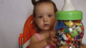 Большая коллекция маленьких игрушек Юли