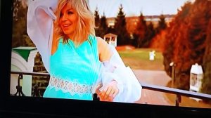 поет сестрёнка  троюрная про  любовь  для  русского  народа  и для  всех