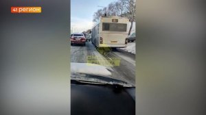 ОЧЕРЕДНАЯ ЗАТЯЖНАЯ ПРОБКА ЗАБЛОКИРОВАЛА ДВИЖЕНИЕ ИЗ ЛЕНИНСКОГО РАЙОНА В СТОЛИЦЕ КАМЧАТКИ • НОВОСТИ