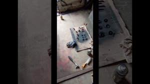 ГРУЗАВОЖУ*-это не всегда про гружу, вожу ещё про чинить, ухаживать.