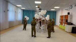 Белые шарики