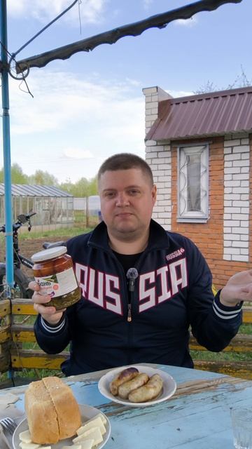 Накрыл поляну на даче