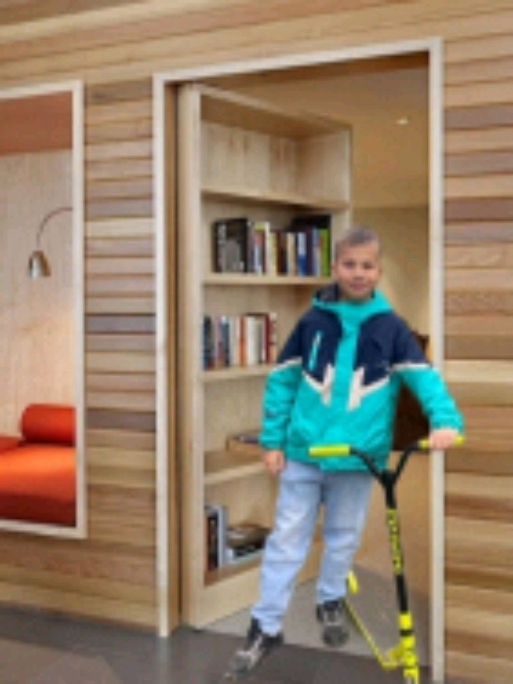 Игра с младшей сестрой