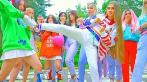 ДИАНА ПОКАЗАЛА ФУТБОЛИСТКАМ КТО РУЛИТ В ЗАГОРОДНОМ ДОМЕ!!!  ЗАСТУПИЛАСЬ ЗА ЧЕРЛИДЕРШ FROGS!!