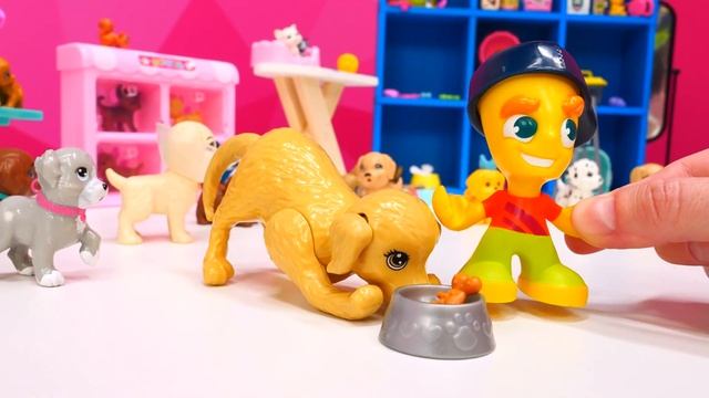 Машинки Круз Мэтр и Молния Маквин помогают котёнку