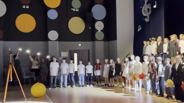 Сцена, аплодисменты и настоящий театральный драйв