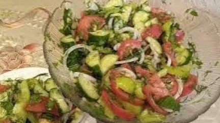Это очень вкусный 😋 и простой салат 🥗, который можно приготовить всего за несколько минут👌💯