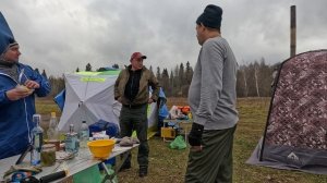 СТАВИМ ЛАГЕРЬ,БАНЮ,ЗАГОТАВЛИВАЕМ ДРОВА(первая серия)