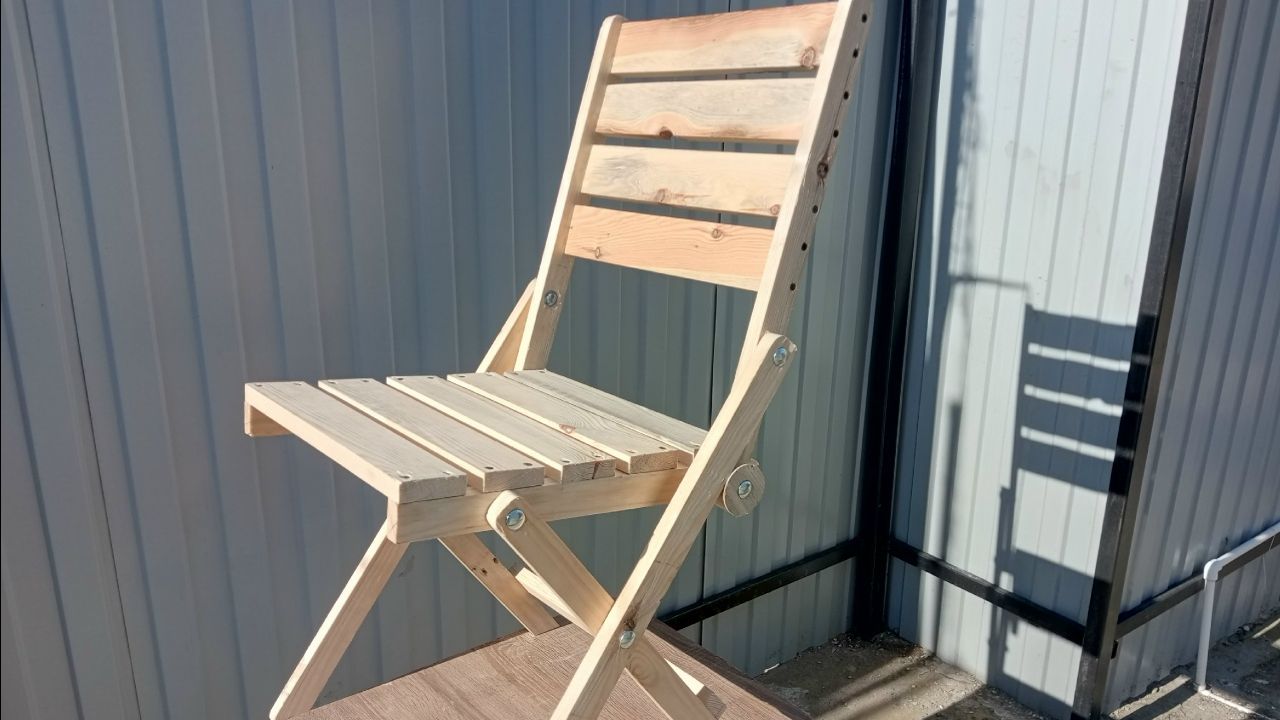 стул деревянный складной со спинкой.