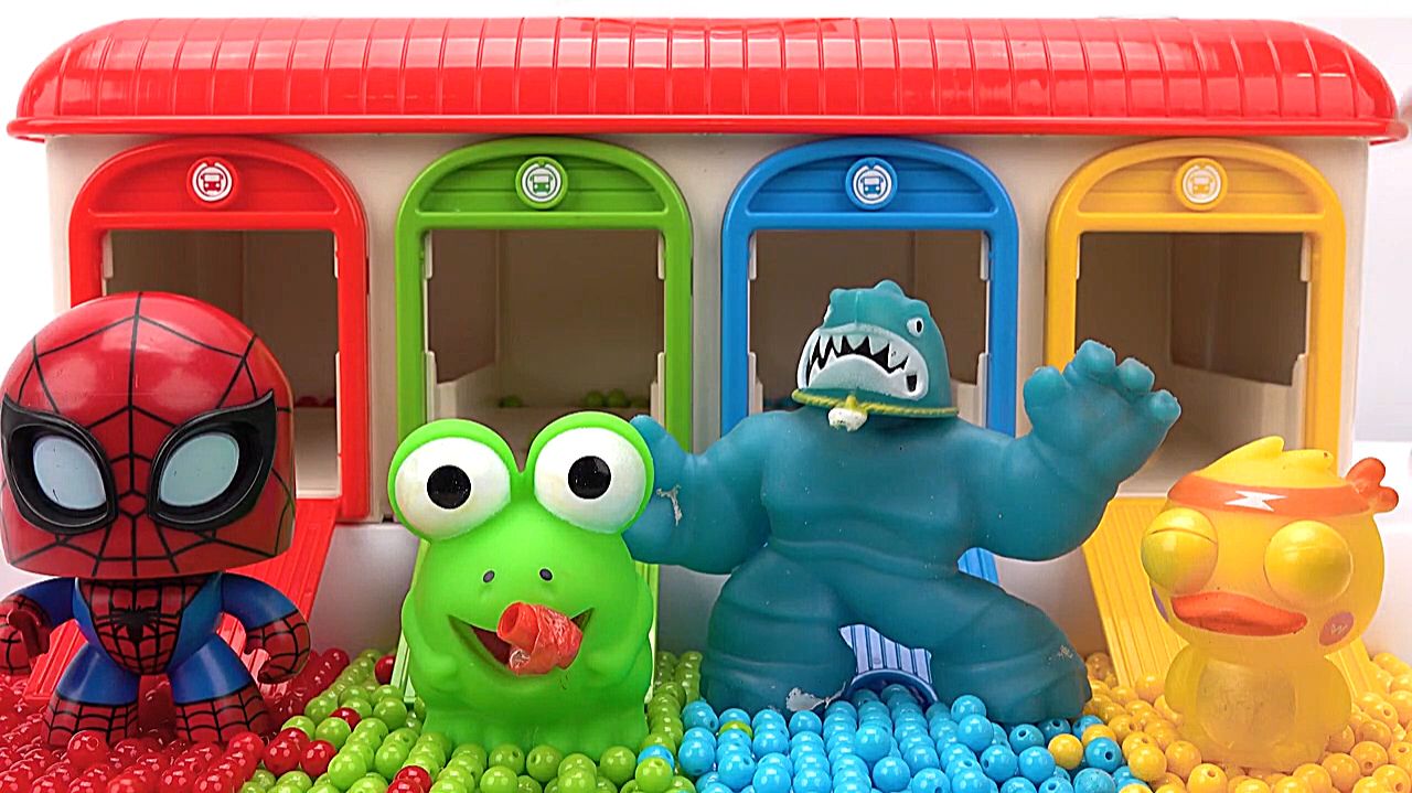 Цветной гараж и игрушки антистресс. Мультики залипательные. Для детей. Для малышей мультики