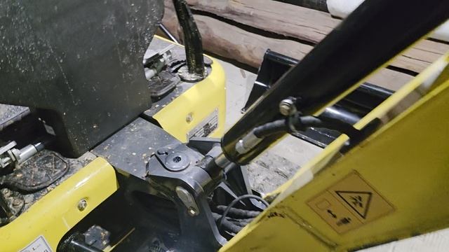 убираю люфты и модернизирую ковши на миниэкскаваторе Rippa R319