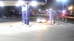 Пенсионерка пыталась поджечь АЗС в Петербурге по указке мошенников: видео.