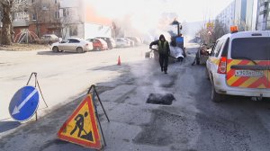 В Златоусте продолжается ямочный ремонт