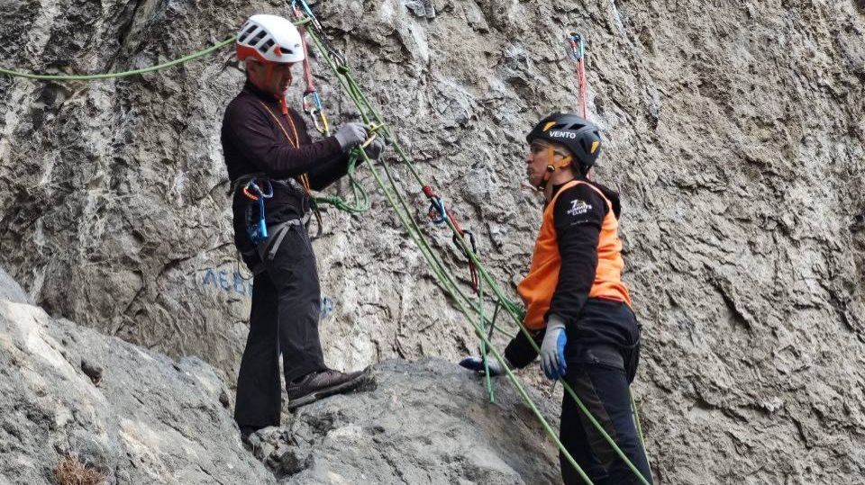 Фрагменты первого дня работы Горной школы Клуба 7 Вершин во Владикавказе