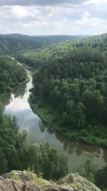 Бердские скалы в 45 км от села Чемское, где находится Деревенька моя.