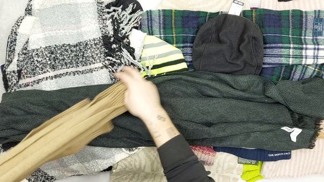 Шапки шарфы перчатки взрослые  секонд оптом 10 пак