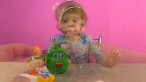 Настя и Заводные игрушки - сюрприз из шарикового пласт