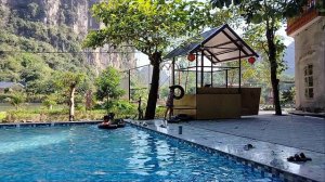 К хозяйской дочке пришли подружки!Вот это детство-лето круглый год!