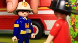 Видео для деей с игрушками - Человек паук спасает лес. Игрушечные мультики про машинки