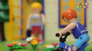 Видео для детей про игрушечные машинки на русском языке.