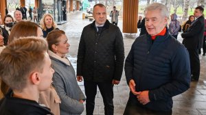 Собянин сообщил о завершении благоустройства городского вокзала «Славянский бульвар»