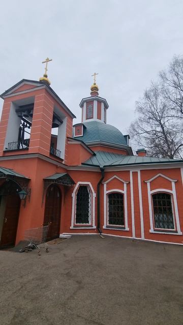 Церковь Живоначальной Троицы в Москве