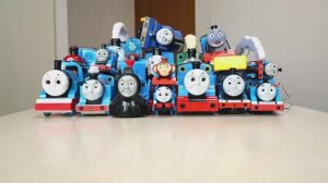 Паровозик Томас, играем большим синим паровозиком!