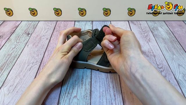 Сандалии Pasito с закрытым носком на липучках и акцентной отстрочкой хаки - видео