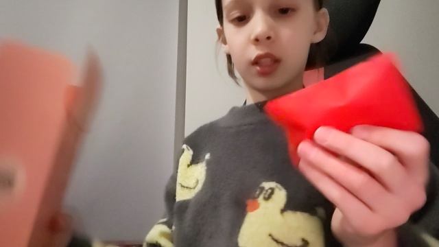 Распаковка подарка на ДР часть 1