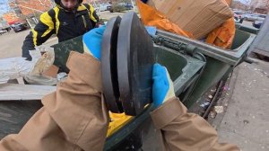 Как_я_зарабатываю_лазая_по_мусоркам_Dumpster_Diving_RUSSIA_#104