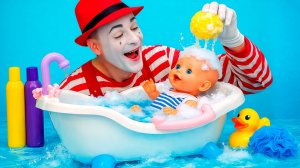 Кукла Беби Бон купается в ванночке | Игры с куклой