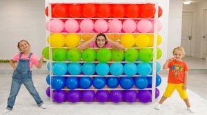 Куб с воздушными шариками и другие веселые челенджи для детей с мамой и Крисом