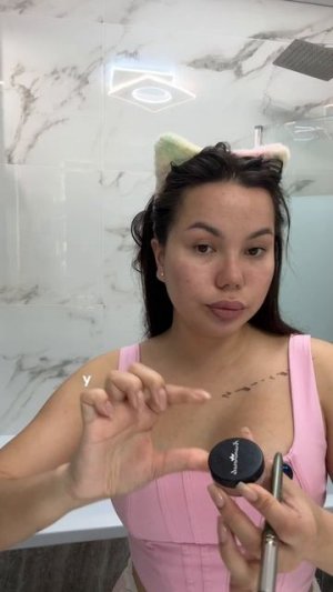 А вы любите когда на лице тонна тона? Любимое из мейка в описании