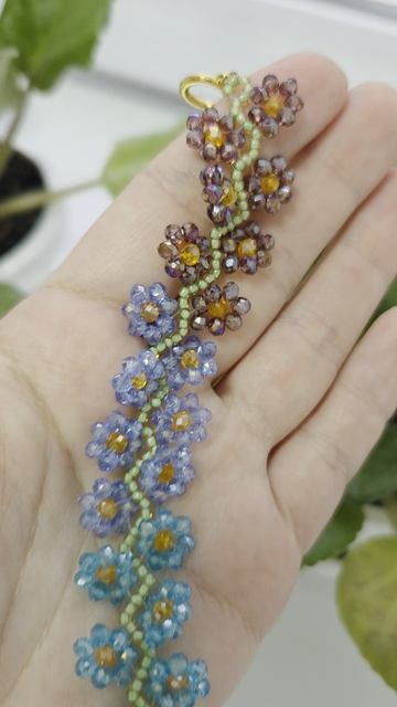 Цветочный браслет из хрусталяМК на канале