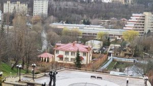 Весенний дождь. Налетел внезапно и также внезапно закончился.